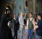 فيديو يوضح انبهار السفير الياباني بعمارة مرقد الامام الحسين اثناء زيارته لكربلاء