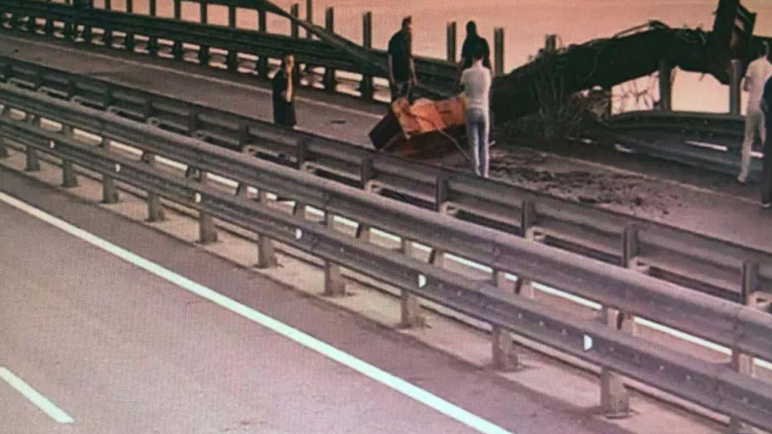 روسيا: إحبطنا مخطط أوكراني لتفجير جسر القرم