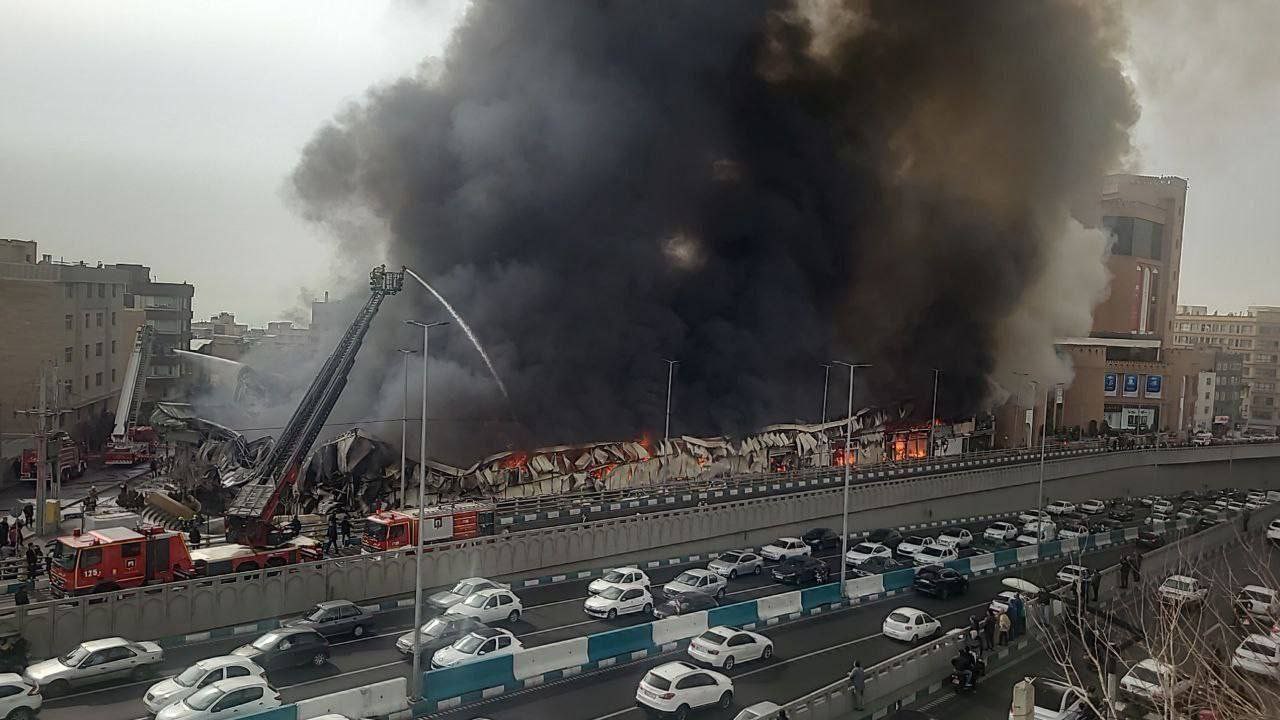 ايران.. حريق يلتهم سوق "جنت آباد" في طهران بشكل كامل