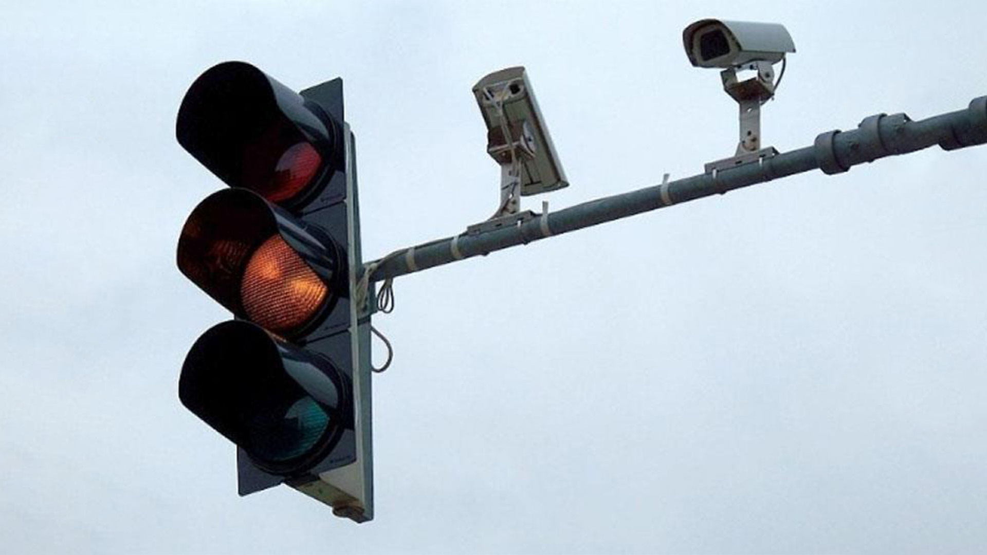 مدى قدرة التكنولوجيا على تحقيق العدالة - كاميرات المراقبة المرورية أنموذجاً