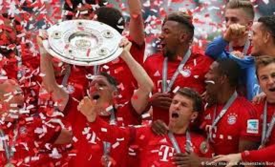 رسميًا.. بايرن ميونخ يتوج بطًلا للدوري الألماني