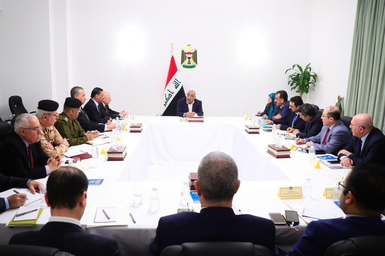 عبد المهدي: يجب الالتزام بمقررات خلية الأزمة وتنفيذها لتجنيب المواطنين من الاصابة بكورونا (فيديو)