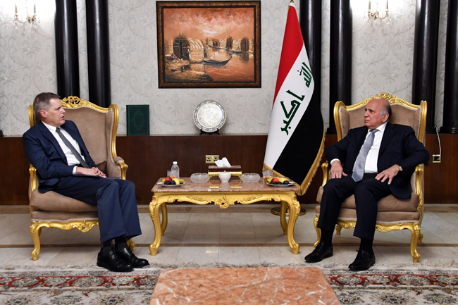 وزير الخارجية يبحث مع السفير الأمريكي التعاون بين واشنطن وبغداد