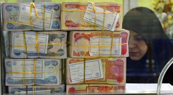 الاقتصاد النيابية: تأمين الرواتب مسؤلية الحكومة واستمرار الاقتراض سيُفلس الدولة