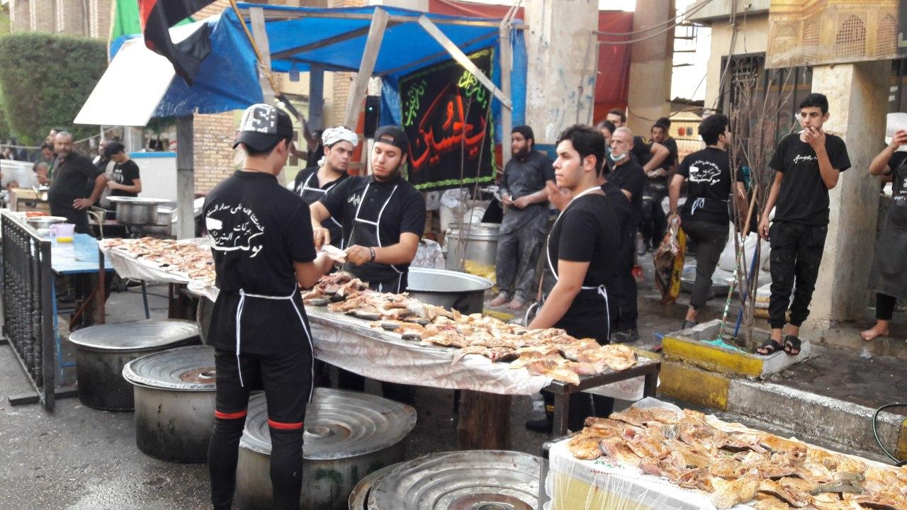 يقصدهم 25 الف زائر كل عام .. موظفات وموظفين يخدمون في مسيرة  الأربعين (تقرير مصور)