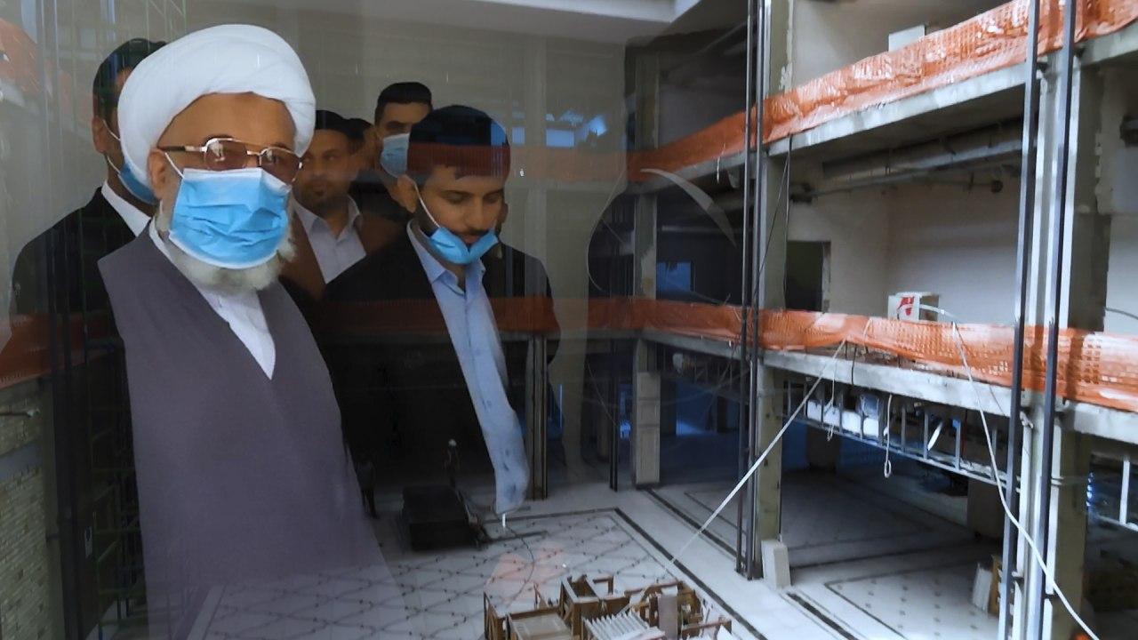 كربلاء.. ممثل المرجع السيستاني يزور جامعة الزهراء الطبية للبنات و يطلع على مراحل انجازها (فيديو)