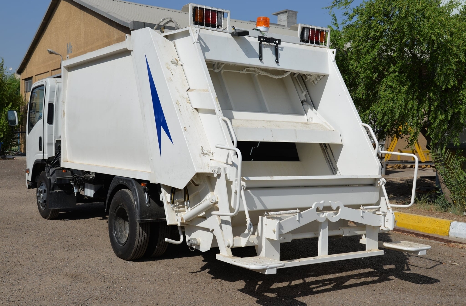 القبض على شخص حاول قتل زوجته وأبنائه الخمسة بطريقة غريبة !