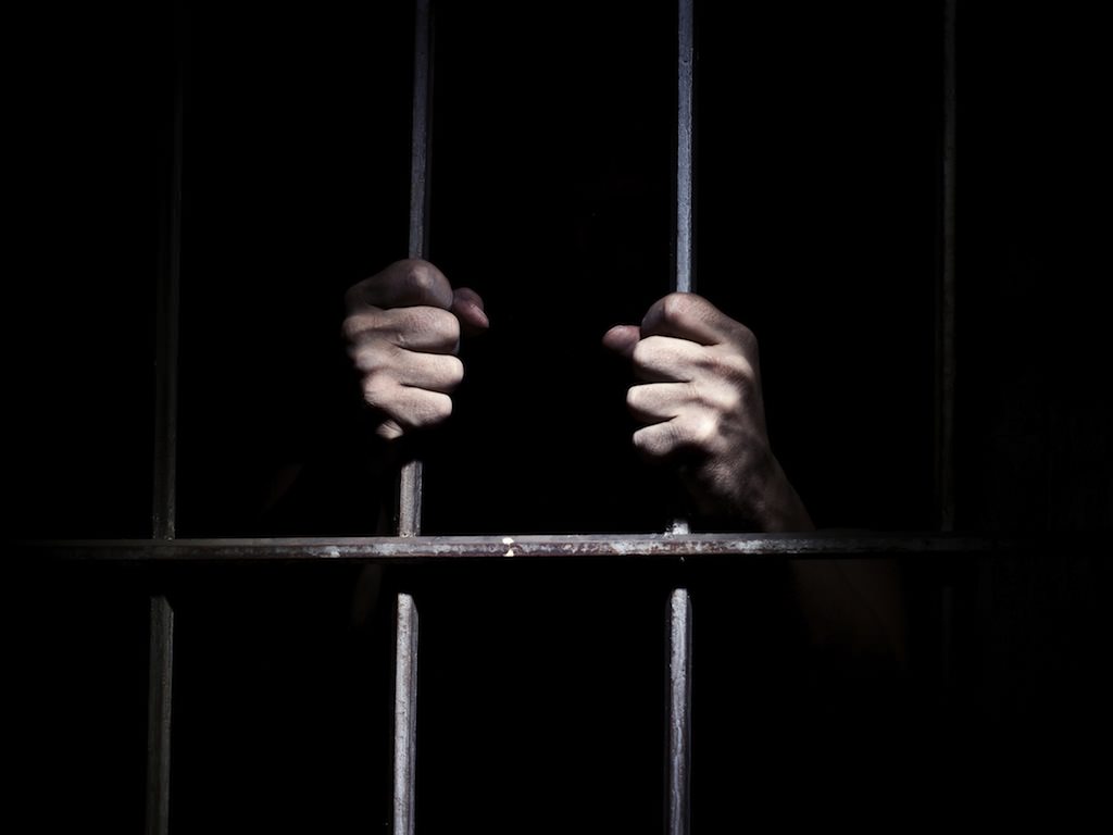 شرطة كربلاء تحكم قبضتها على قاتل العائلة في قضاء الحر