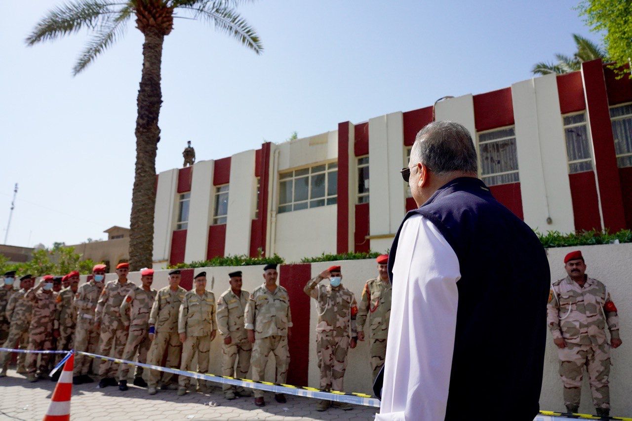 بعد انتهاء التصويت الخاص.. الكاظمي يغرد: خطوة اولى ناجحة