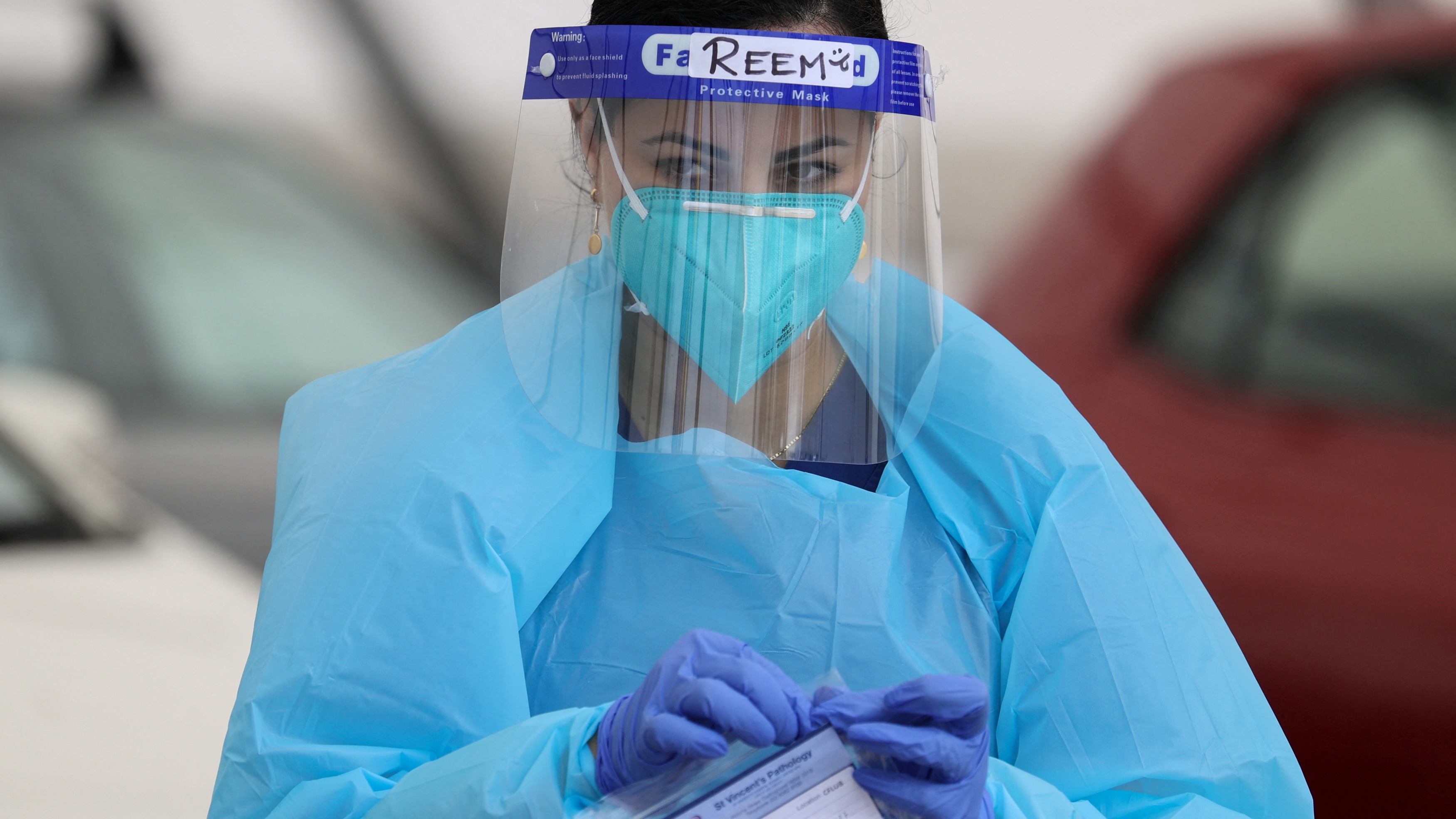 أصيبت بكورونا مرتين بـ20 يوما رغم التطعيم.. والطب يشرح السبب