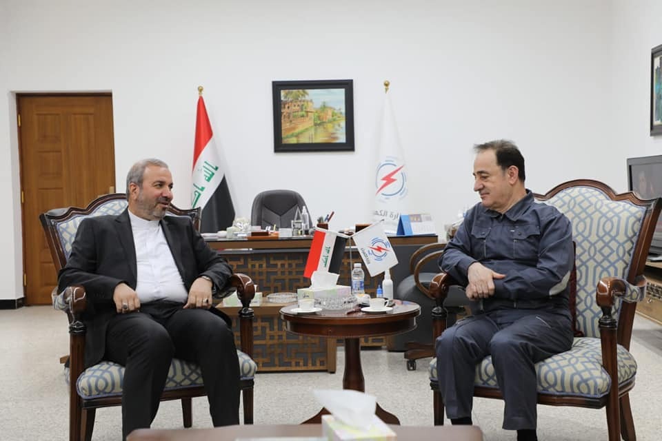 إيران تعرض على العراق تجاربها في مكافحة ظاهرة التصحر والكثبان الرملية