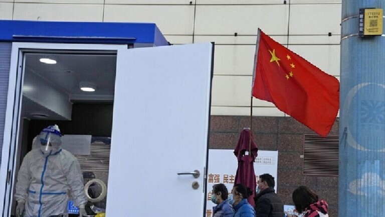 علماء الأوبئة في الصين يتوقعون "تسونامي كوفيد" الشهر المقبل