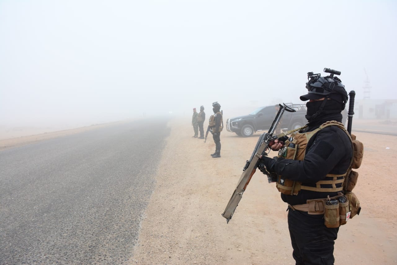 شرطة كربلاء تحكم قبضتها على عصابة من النساء (صورة)