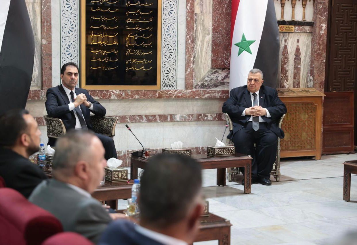 وفد نيابي عراقي ينظم وقفة بمجلس الشعب السوري تضامناً مع ضحايا الزلزال (فيديو)