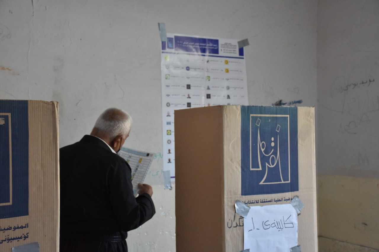 بعلامات سرية خاصة.. العراق يستعين بالإمارات في طباعة أوراق الانتخابات