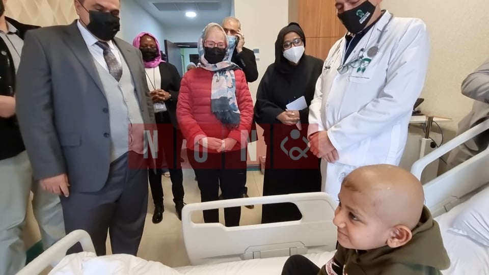 بالصور.. نائبة بلاسخارت تتجول في اروقة مستشفى الوارث لعلاج الامراض السرطانية بكربلاء