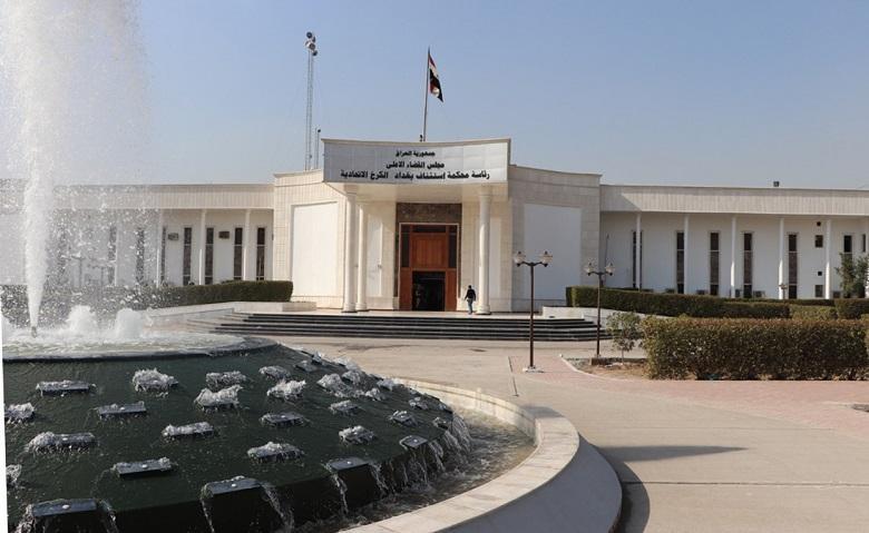 السجن لمدة سبع سنوات لمدير القسم القانوني في سلطة الطيران المدني