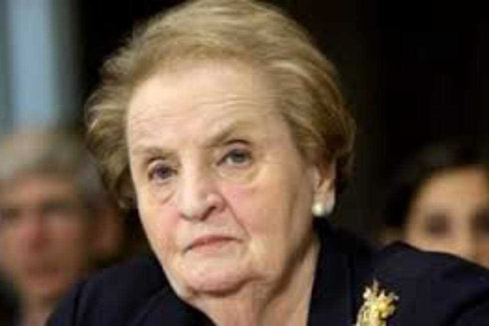 روسيا تعلق على وفاة "أولبرايت" مذكرة بتبريرها موت أطفال في العراق