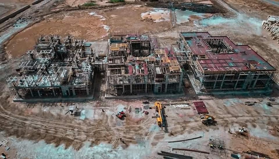 العتبة الحسينية تبني 6 مدارس وروضة للايتام في محافظ عراقية وتتكفل بنفقات الدراسة والنقل والقرطاسية (صور)