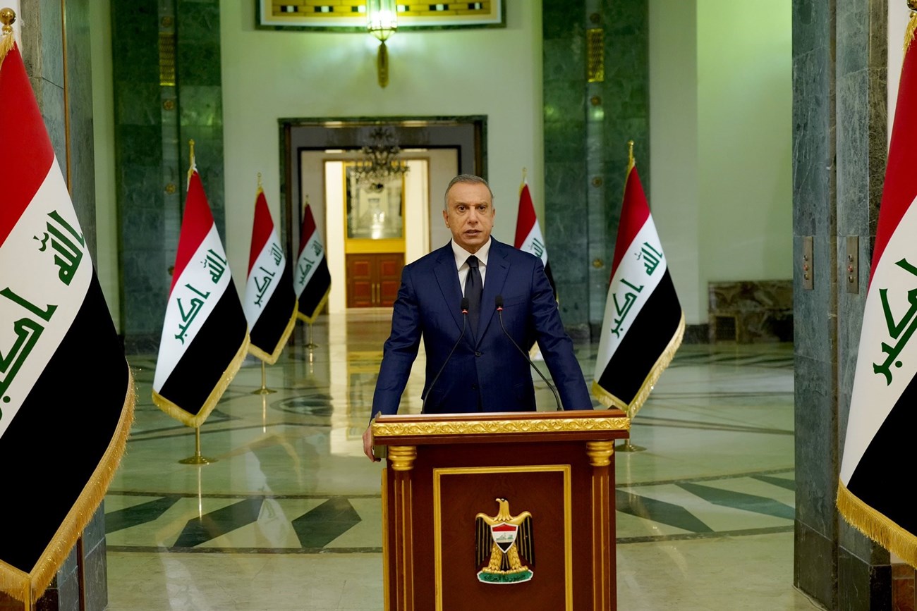 رئيس وزراء العراق يلوح بإعلان خلو منصبه