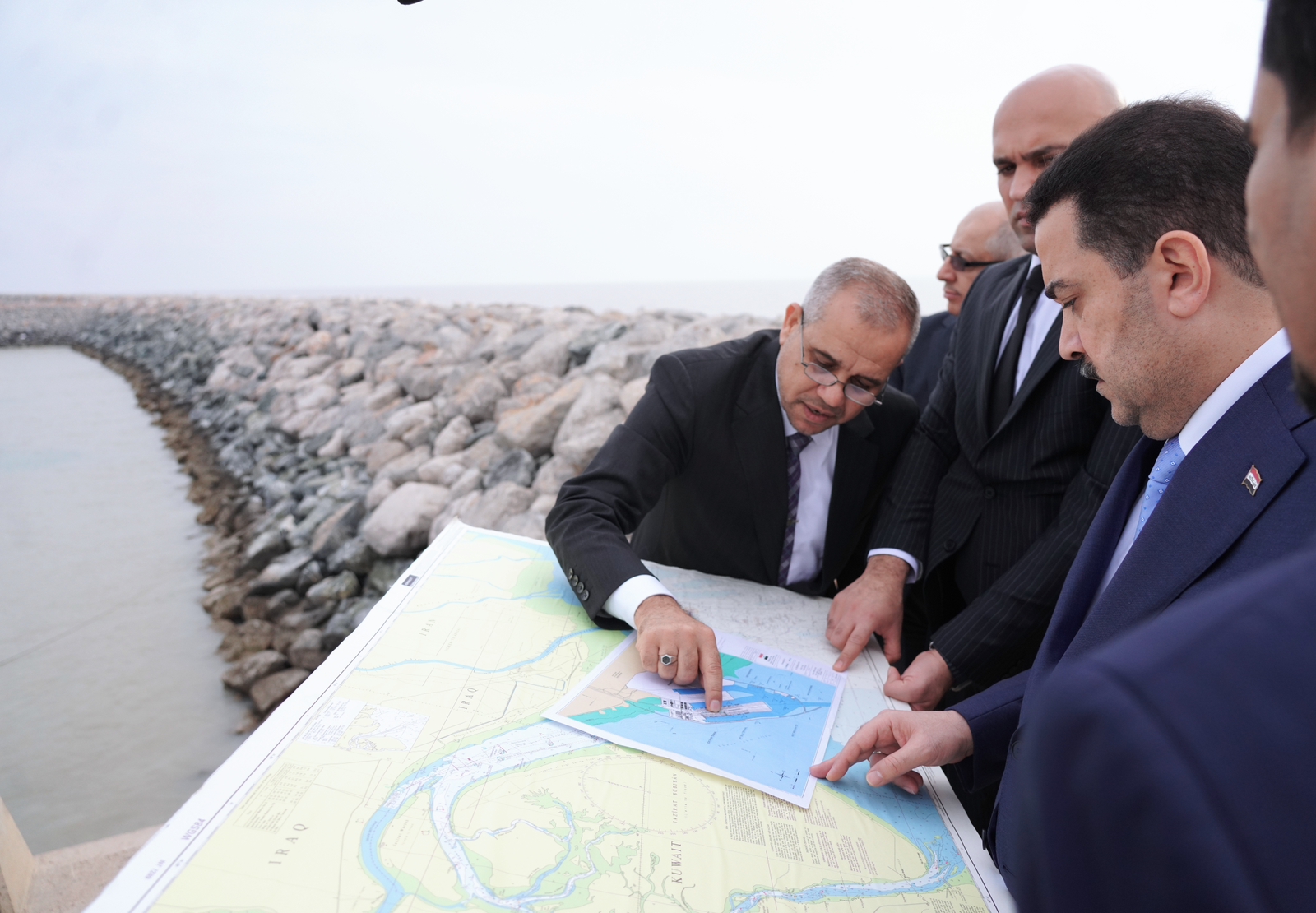 السوداني متفقداً مشروع ميناء الفاو الكبير بالبصرة: سيترتب عليه نقلة نوعية في اقتصاد العراق