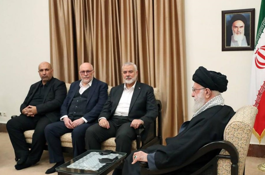 السيد الخامنئي يستقبل اسماعيل هنية