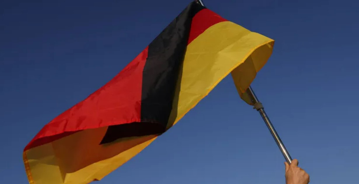 ألمانيا تنفذ عملية ترحيل جماعي للاجئين