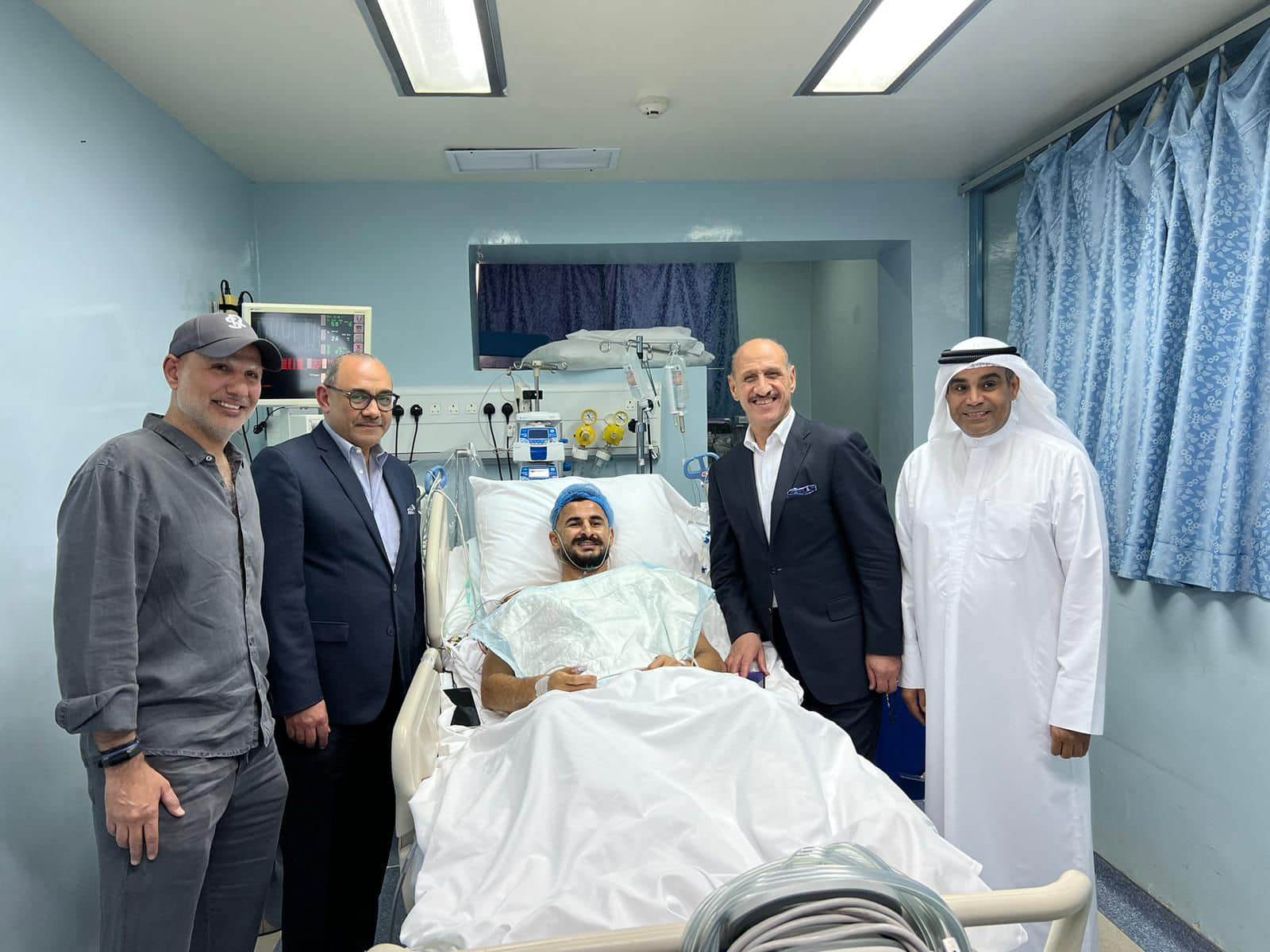 بالصور:استقرار الحالة الصحية للاعب أيمن حسين