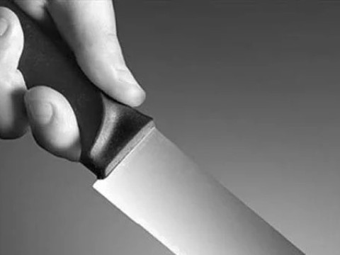 شابة تذبح زوجها بسكين المطبخ في السماوة