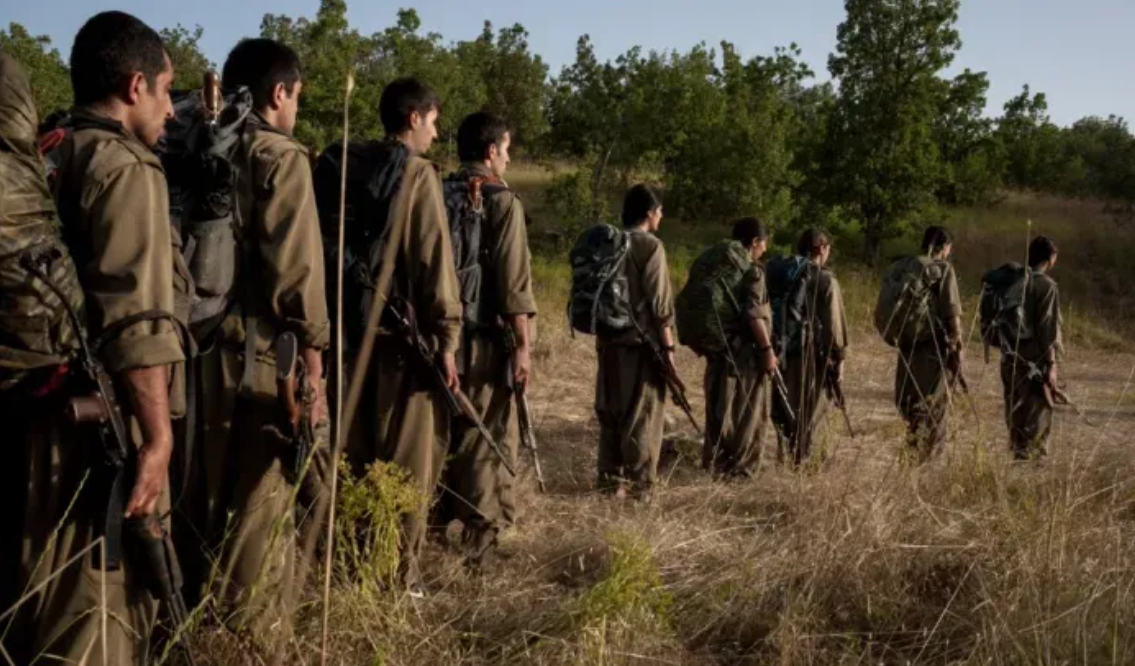 حزب العمال الكردستاني في شمال العراق يعلن عزمه البدء بتسليم أسلحة مقاتليه