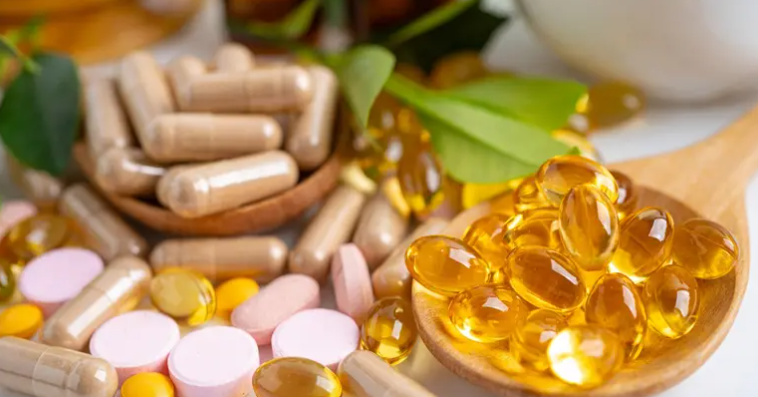 بينها السبانخ.. 5 أطعمة قد تغنيك عن الفيتامينات