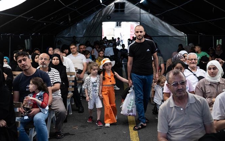 عودة أكثر من 411 ألف سوري من تركيا إلى بلدهم