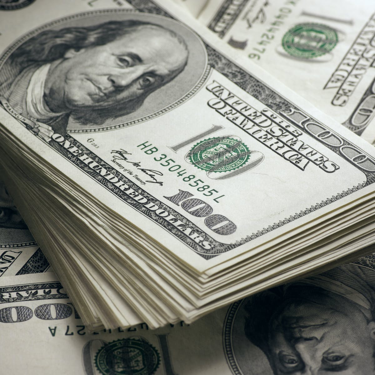 الدولار يرتفع مع اغلاق الأسواق في العراق