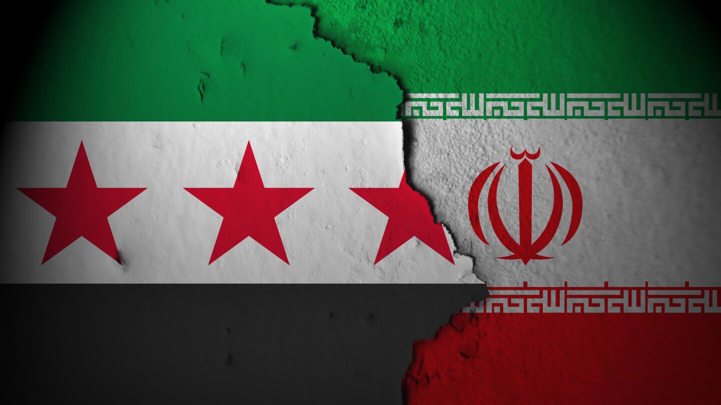 إيران: لا علاقات دبلوماسية حالياً مع الحكومة السورية