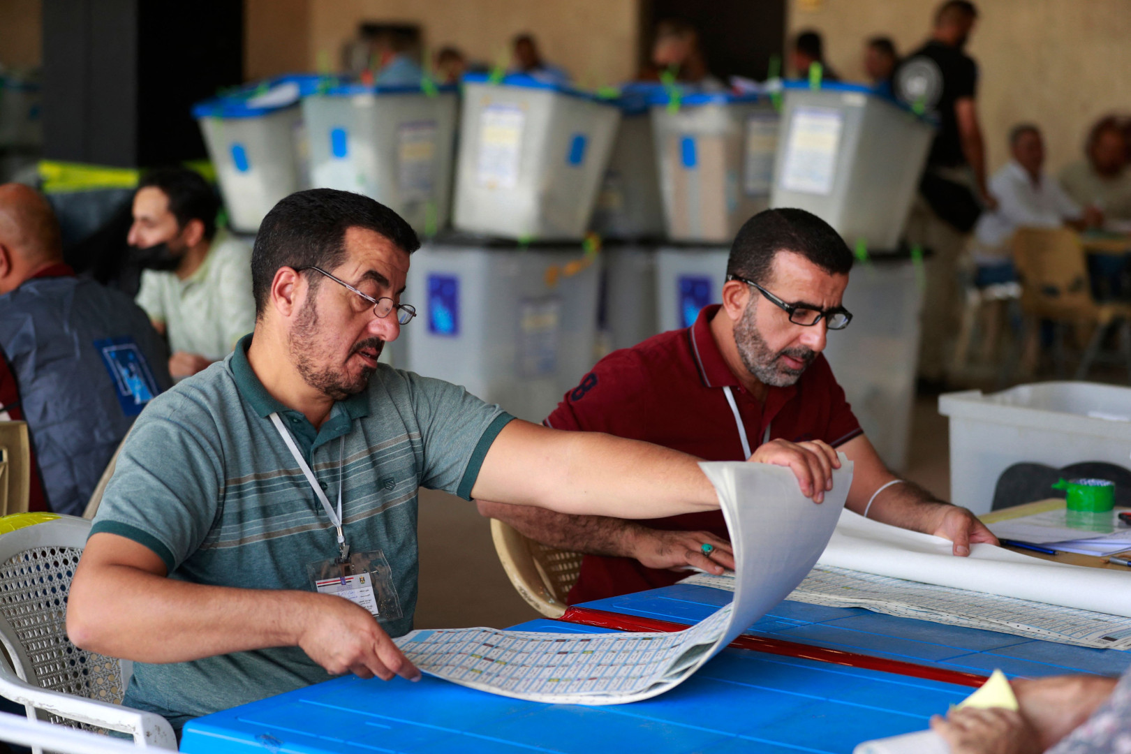 المفوضية تحدد موعد إطلاق مكافأة موظفي الاقتراع