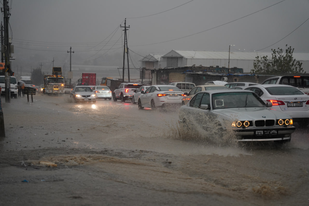 الأمطار تعطل الدوام الرسمي في محافظتين عراقيتين