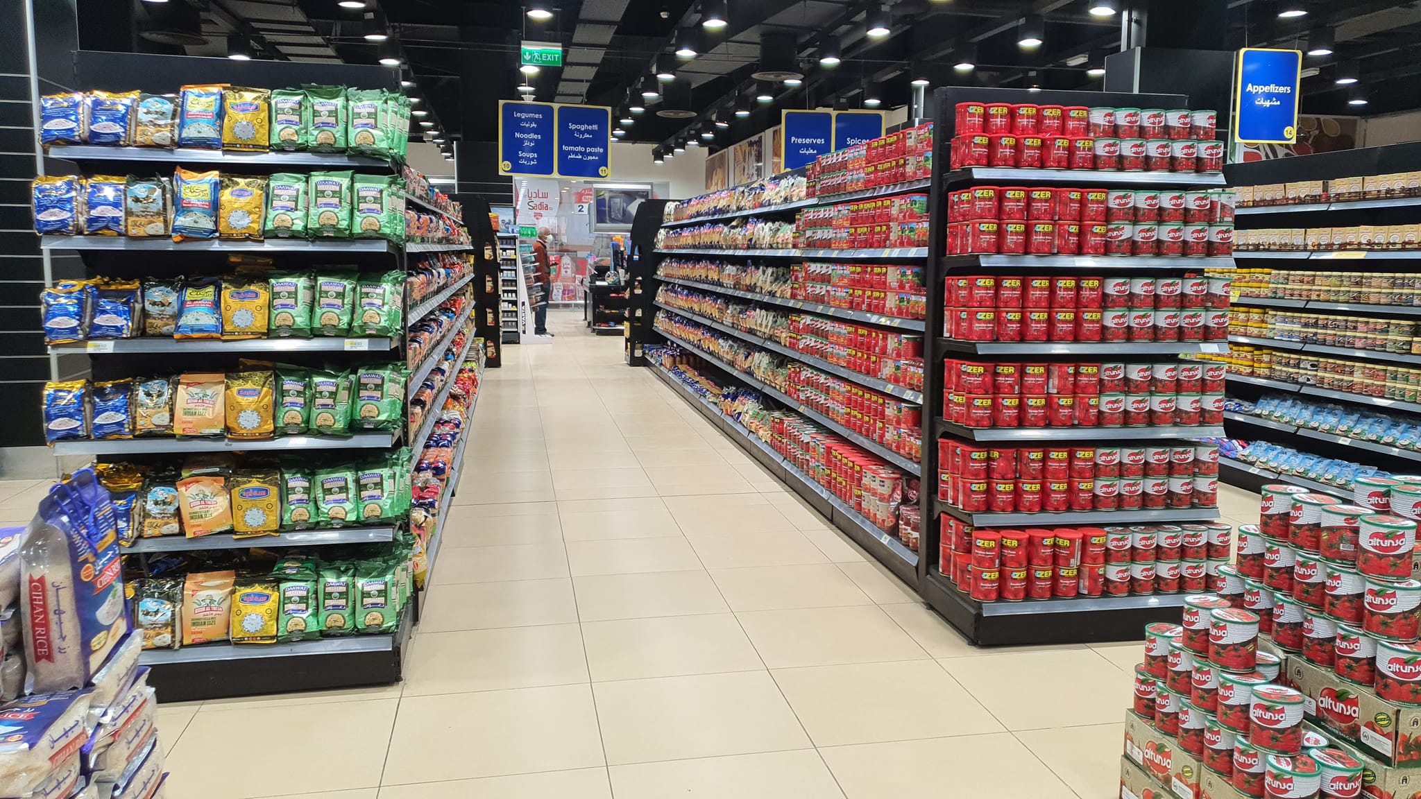 "الدولار لن يكون الأثر الوحيد" .. توقعات بزيادة أسعار السلع ومعدلات التضخم بالعراق