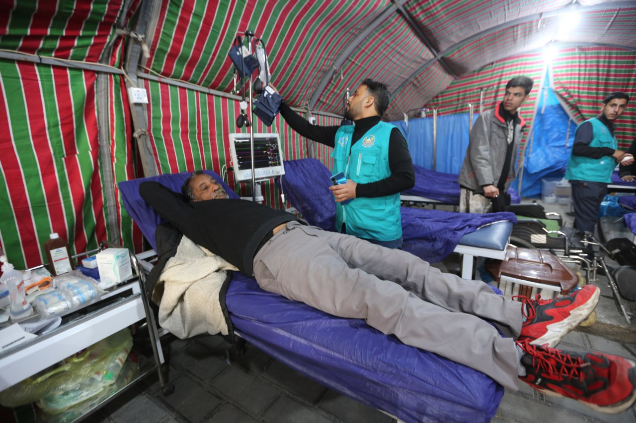 مفارز طبية وأطباء متخصصون من العتبة الحسينية يباشرون بتقديم خدماتهم لزوار الكاظمية (صور)