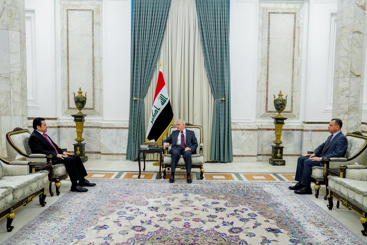 الأعرجي والشطري يؤكدان لرئيس الجمهورية جهوزية المؤسسات الأمنية لحماية أمن البلاد