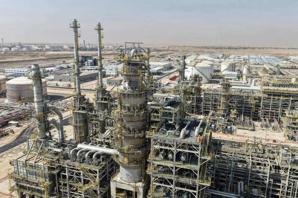 أسعار النفط ترتفع لليوم الثالث على التوالي وسط مخاوف الامدادات