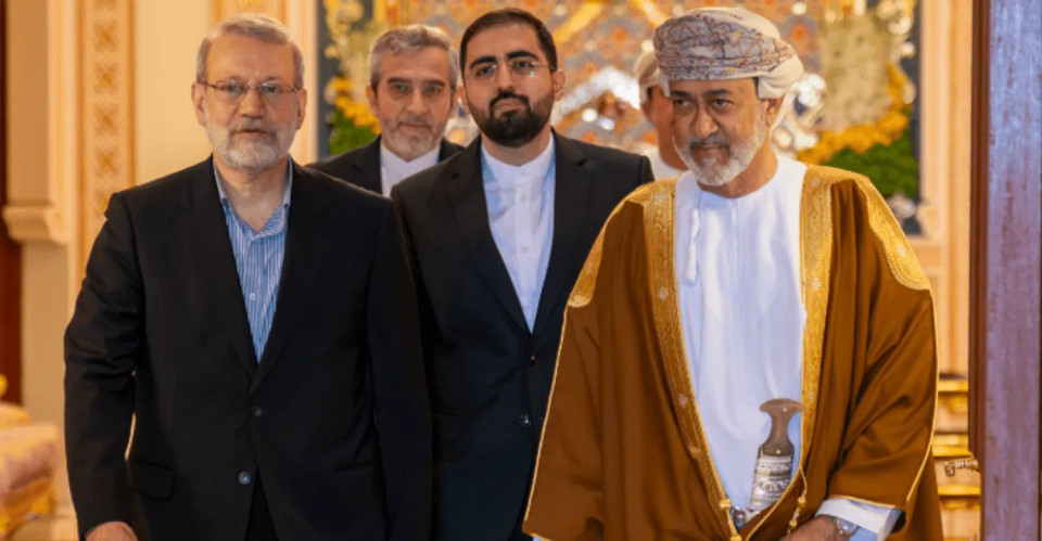 سلطان عمان و "لاريجاني" يبحثان سبل "الاتفاق المتوازن" في المفاوضات مع واشنطن