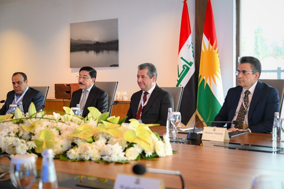رئيس حكومة اقليم كردستان يشيد بإجراءات "العلاق" لتحسين النظام المصرفي في العراق