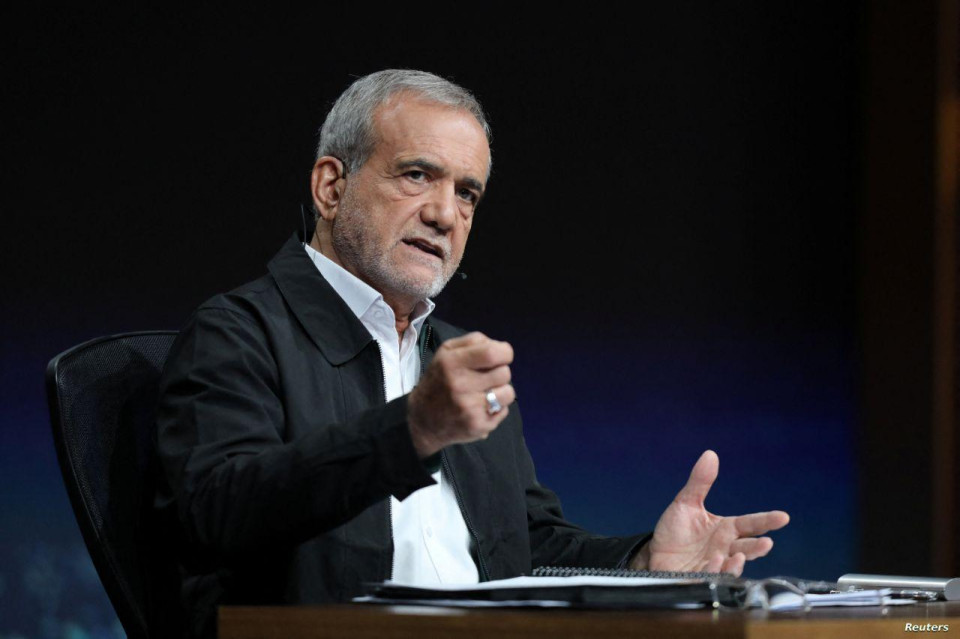 الرئيس الإيراني: اغتيال خامنئي "إعلان حرب ضد الشيعة" و"الثأر حق مشروع"