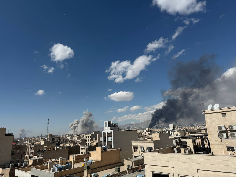 الهلال الأحمر الإيراني: 555 شهيداً و131 مدينة تحت القصف