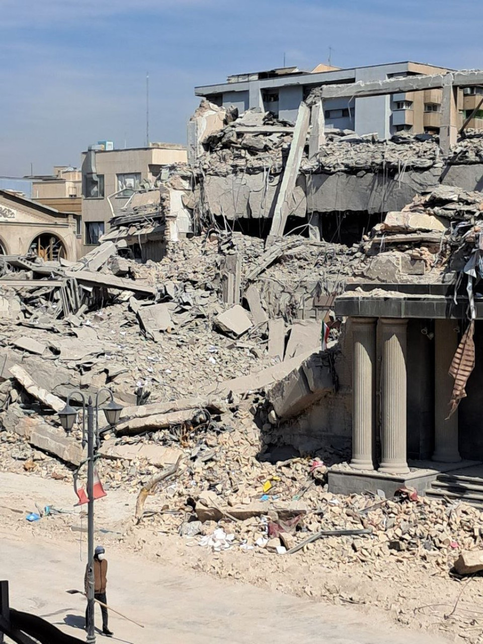 هجمات أميركية إسرائيلية تستهدف مراكز شرطة في ايران