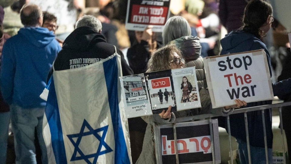تظاهرات في إسرائيل تطالب بوقف الحرب على إيران