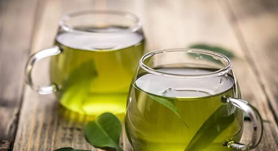 الشاي الأخضر «وصفة سريعة» لتحسين المزاج خلال 10 دقائق