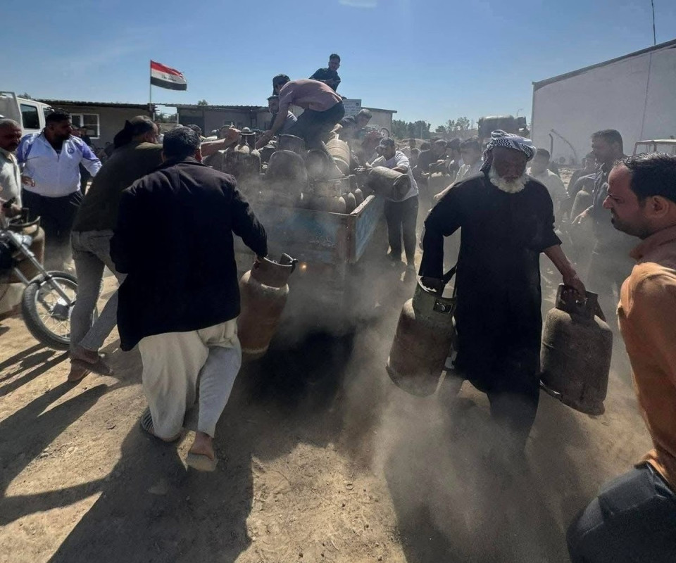 أزمة الغاز تتفاقم في العراق.. طوابير مُرهقة ومعاناة مستمرة