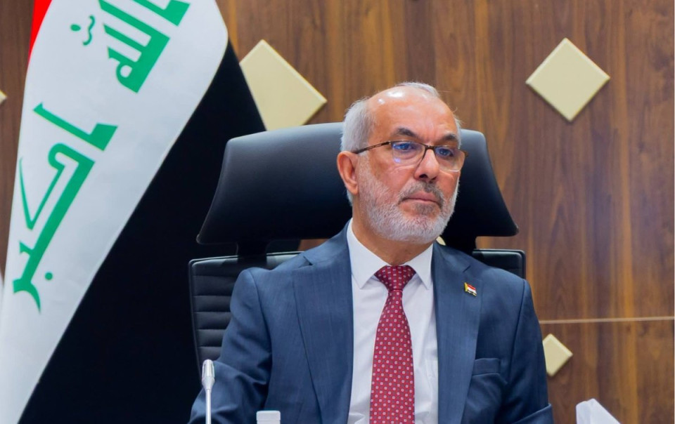وزير النفط يوجه بصرف 100 ألف دينار للموظفين والعقود والأجور بمناسبة عيد الأضحى