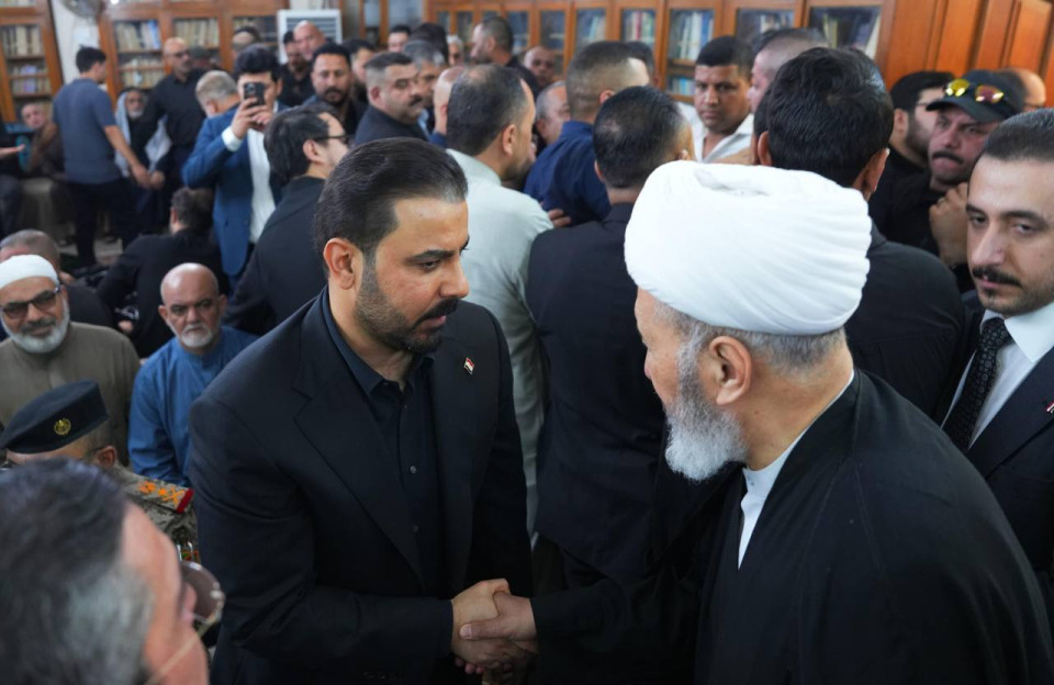 رئيس مجلس الوزراء يشارك في تشييع الجثمان الطاهر للمرجع الراحل آية الله العظمى الشيخ الفياض في مدينة الكاظمية المقدسة